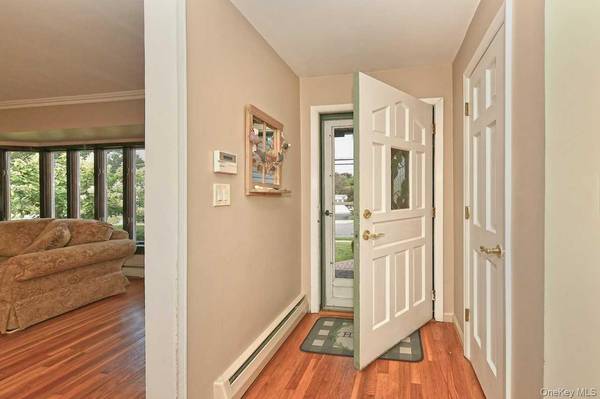 1994 Van Nostrand AVE, Merrick, NY 11566