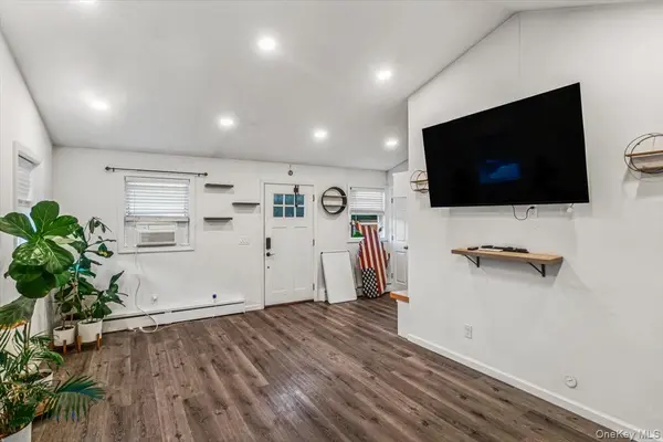 145 Carroll AVE, Ronkonkoma, NY 11779