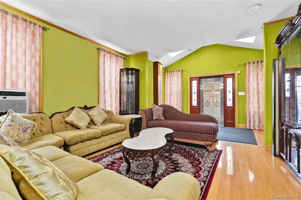 85-20 131st ST, Kew Gardens, NY 11415