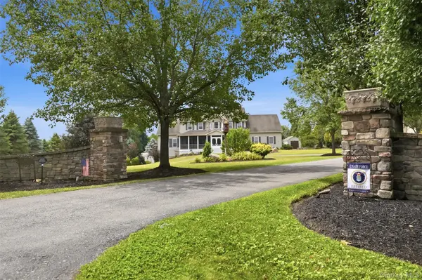 161 Bergen CIR, Slate Hill, NY 10973