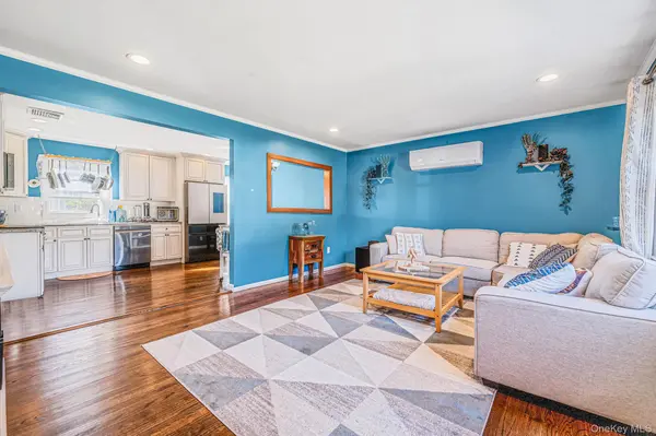 1477 6th ST, West Babylon, NY 11704