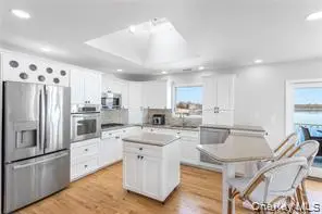 2 Bayside AVE, East Quogue, NY 11942
