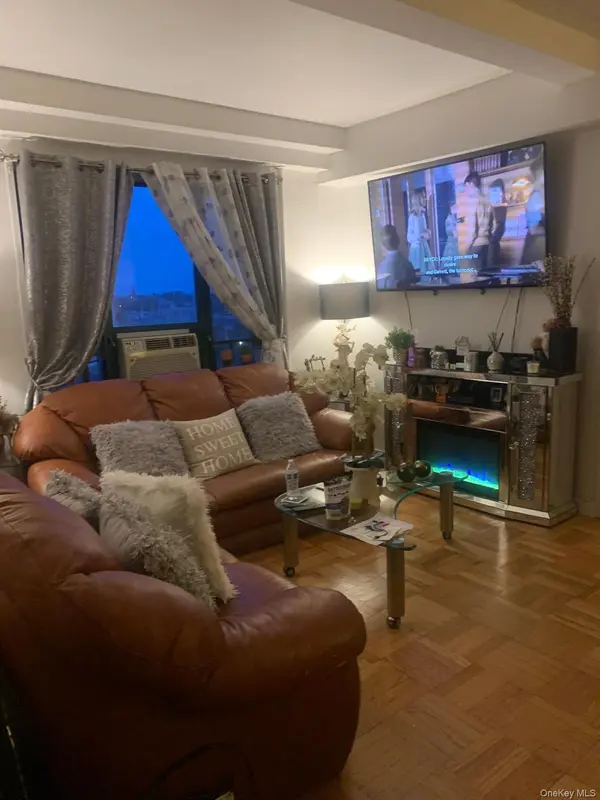1700 Metropolitan AVE #6D, Bronx, NY 10462