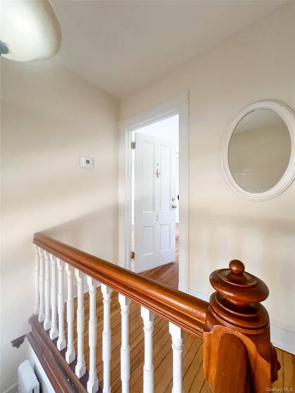 43 W Neck #2, Huntington, NY 11743