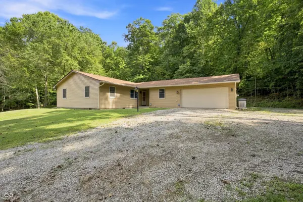 1545 S Wolfcreek RD, Columbus, IN 47201