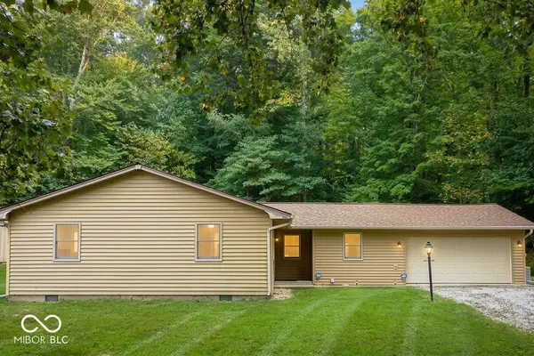 1545 S Wolfcreek RD, Columbus, IN 47201