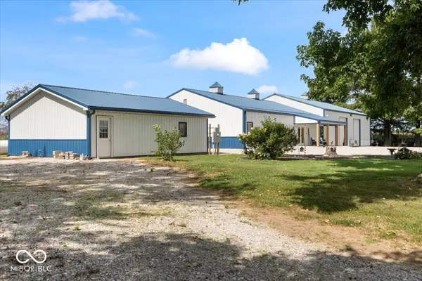 8257 S County Road 1075 W, Charlottesville, IN 46117
