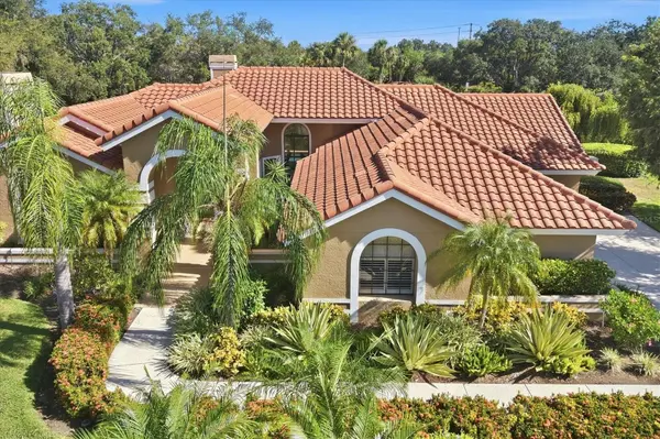 4221 ESCONDITO CIR, Sarasota, FL 34238
