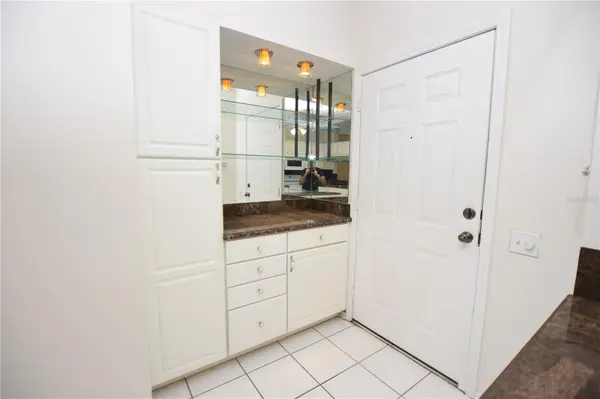2308 LAKE WOODBERRY CIR, Brandon, FL 33510