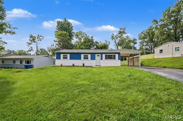 283 Ramsey LN, Ballwin, MO 63021