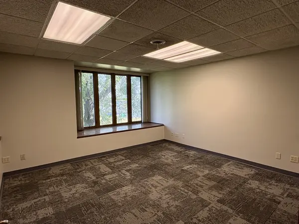750 Almar Pkwy #200-202, Bourbonnais, IL 60914