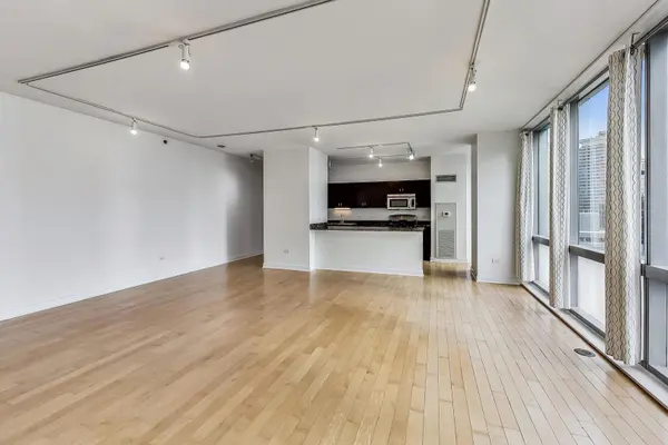 8 E Randolph ST #1004, Chicago, IL 60601