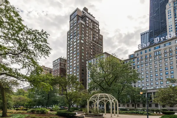 179 E Lake Shore DR #19S, Chicago, IL 60611