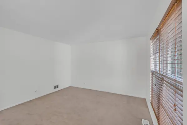 2259 N Orchard LN, Round Lake Beach, IL 60073