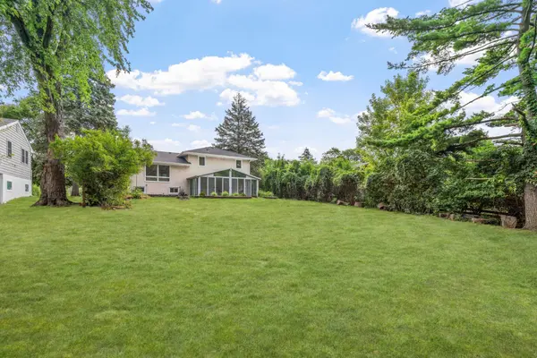 1025 Colby ST, Saint Paul, MN 55116