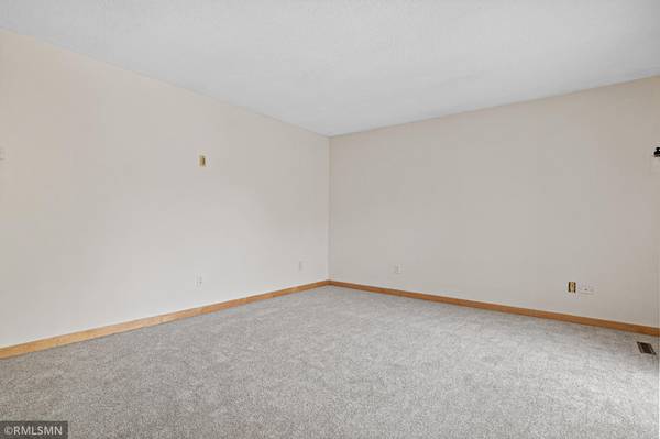 7688 Dunmore RD, Woodbury, MN 55125