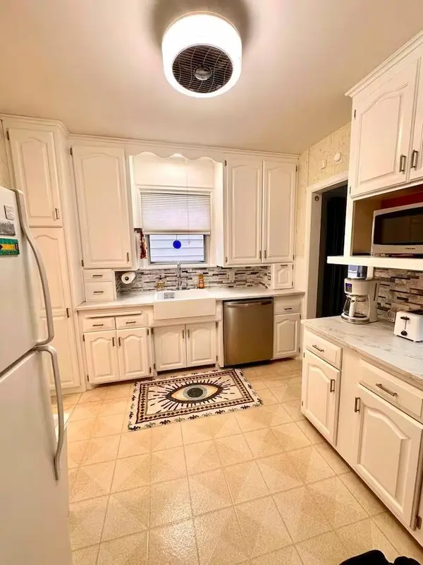 966 Eleanor AVE, Saint Paul, MN 55102