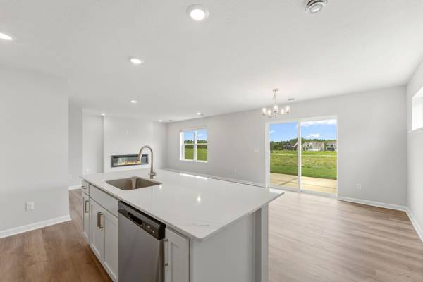 1055 Adamstown DR, Rosemount, MN 55068