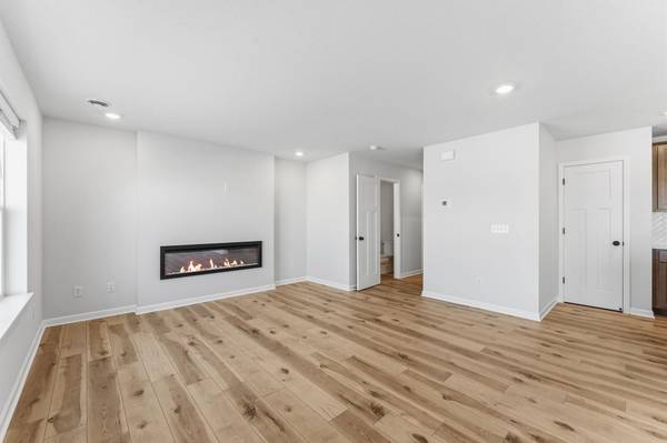 1102 Annagaire Curve, Rosemount, MN 55068