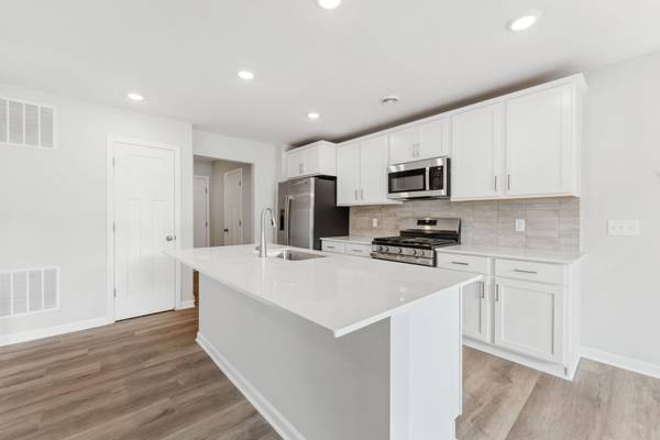 1032 Adamstown DR, Rosemount, MN 55068