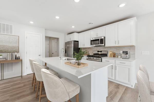 1032 Adamstown DR, Rosemount, MN 55068