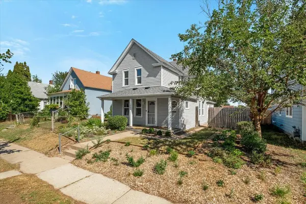 1084 Galtier ST, Saint Paul, MN 55117