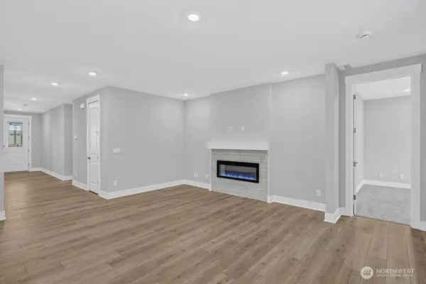 601 Barquist LN N, Enumclaw, WA 98022
