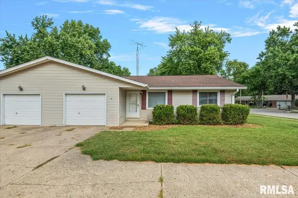 33 Mueller CT, Riverton, IL 62561-9734