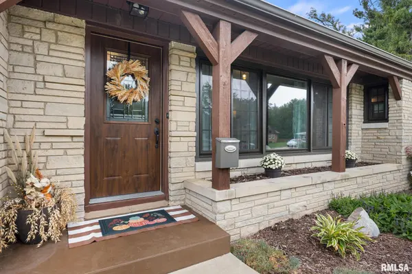 701 CRESTVIEW DR, Washington, IL 61571