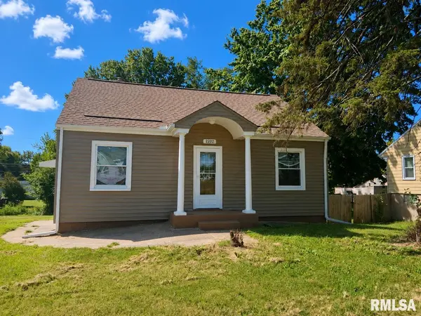 2202 W TRIPP AVE, Peoria, IL 61604