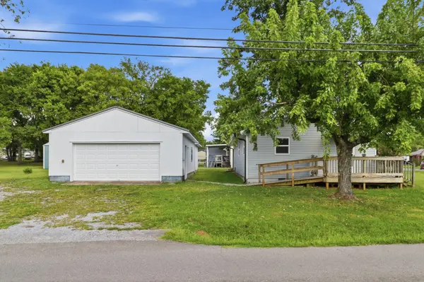 220 Austin Ave, Shelbyville, TN 37160