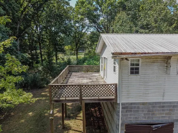 970 Highway 39 #E, Englewood, TN 37329