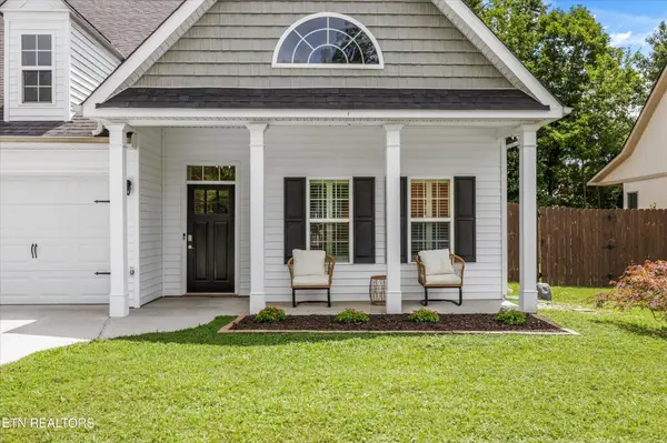 566 Hillside Lane, Lenoir City, TN 37771