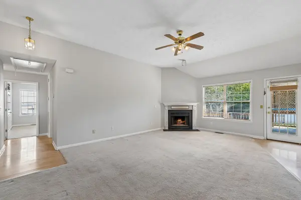 241 Heritage Cir #E, La Vergne, TN 37086