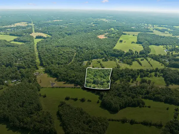 3212 Hunziker Ln, Fairview, TN 37062