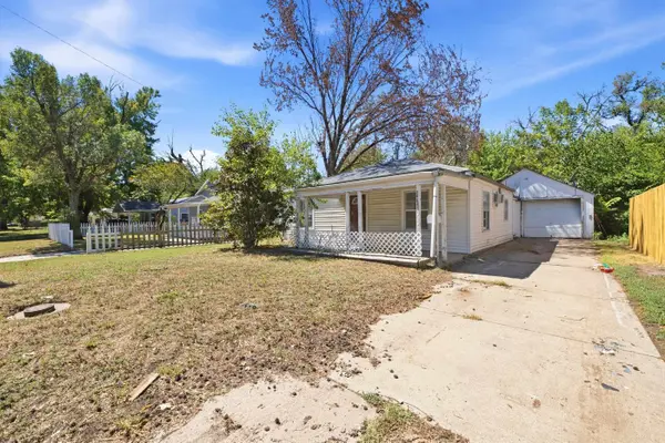 2027 S Madison Ave, Wichita, KS 67211