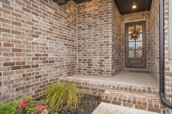 4898 S Sycamore AVE, Springfield, MO 65810