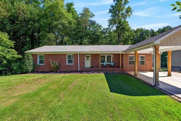 222 Woodland AVE, Inman, SC 29349
