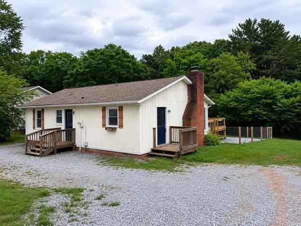 50 Coastline DR, Inman, SC 29349