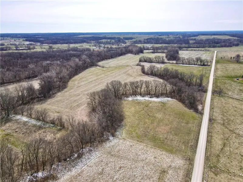 NW 401 RD, Chilhowee, MO 64733