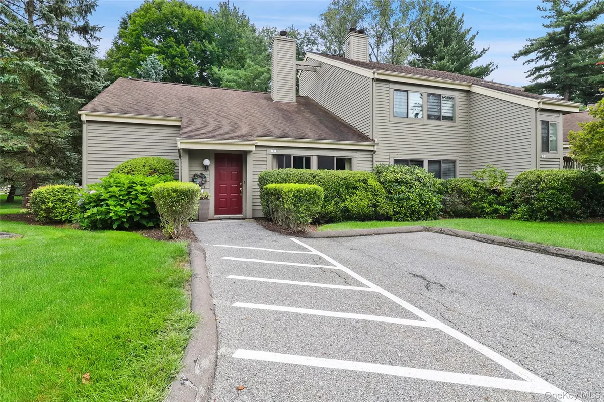 1 Oakridge DR, South Salem, NY 10590