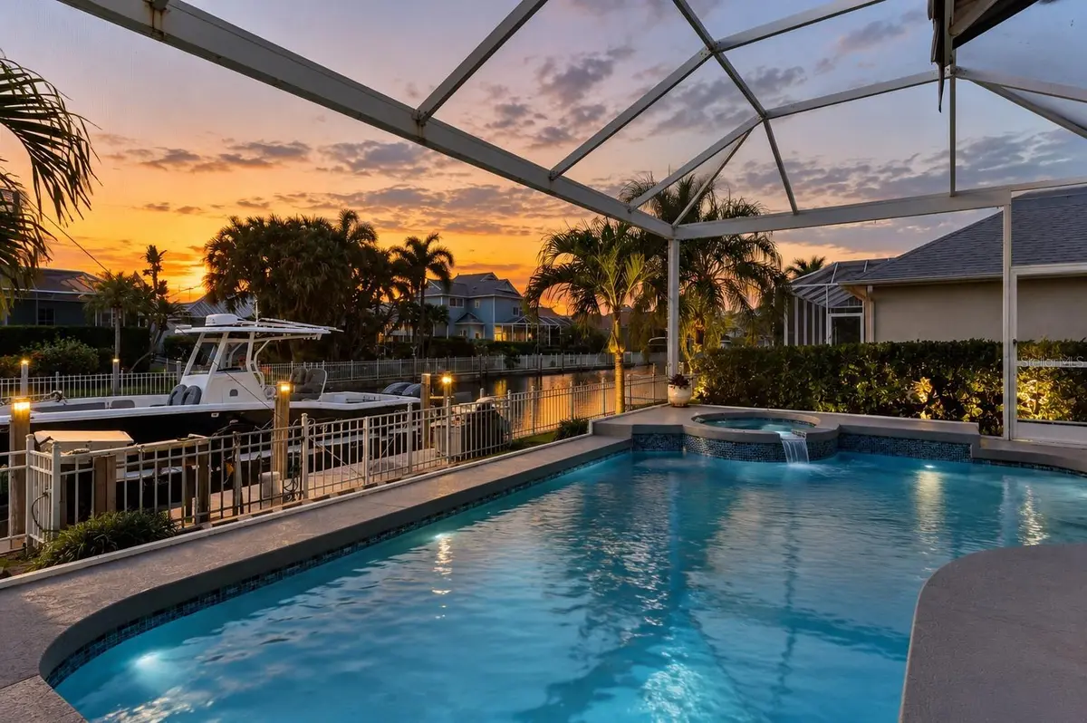 4748 COMPASS DR, Bradenton, FL 34208