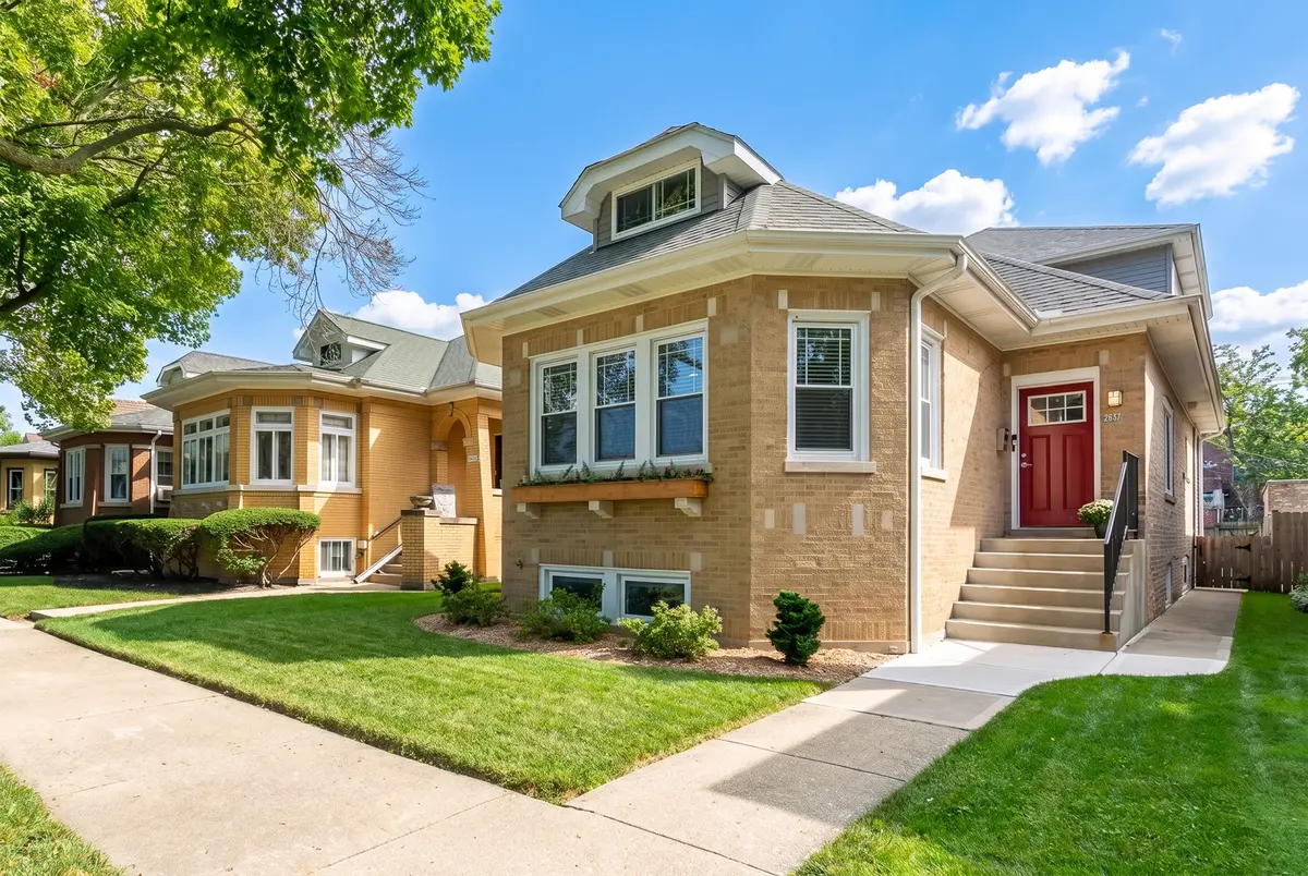 2637 W Coyle AVE, Chicago, IL 60645