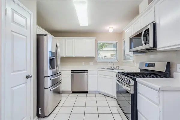 913 Jasmine TRL, Georgetown, TX 78626