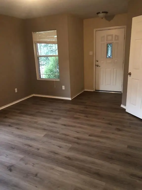 211 N Woodley RD, Leander, TX 78641