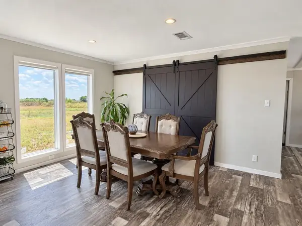 700 County Road 423 RD, Taylor, TX 76574