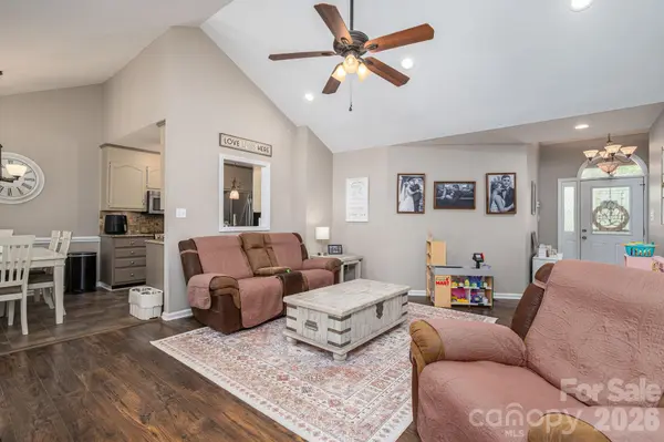 335 Cape Breton TRL, Gastonia, NC 28056