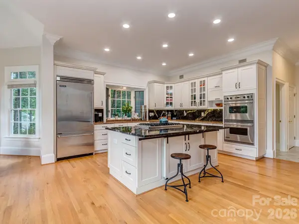 1733 White Pond LN, Waxhaw, NC 28173