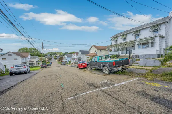 32 E Stanton ST, Wilkes-barre, PA 18705