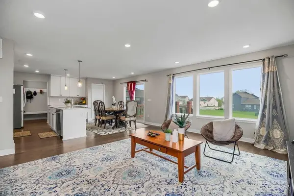 3813 SW Maryville PL, Lee's Summit, MO 64082